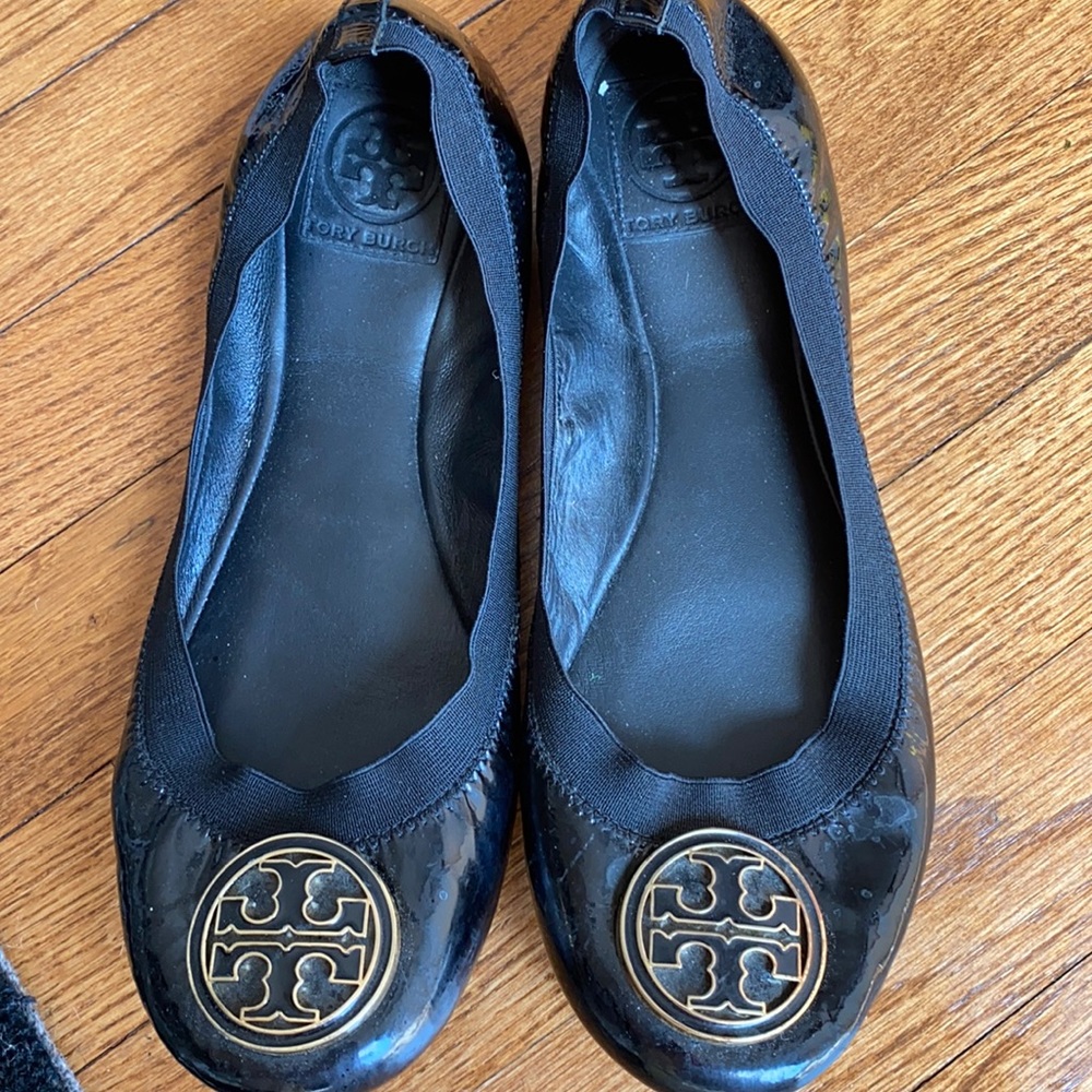 Tory Burch Caroline Ballet flats with elastic. Very comfortable.